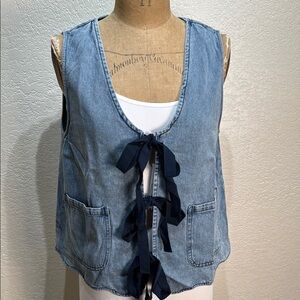 She + Sky Women's S Blue Boho Denim Vest Scallop Edge with 3 Navy Bow Ties NWT‎